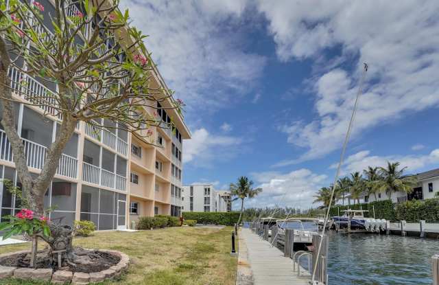 750 NE Spanish River Boulevard photos photos