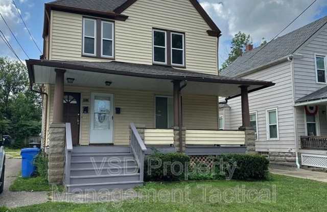 4413 Woburn Ave photos photos