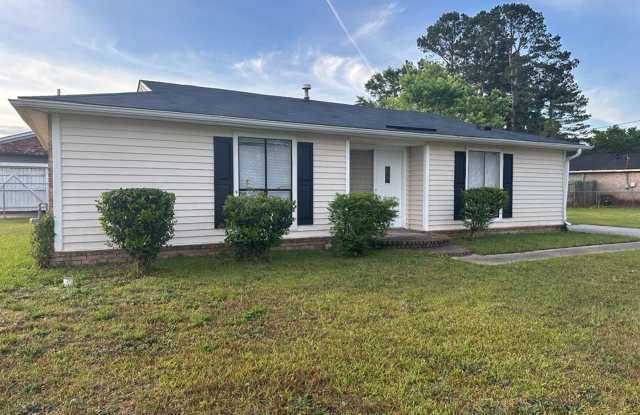 Renovated 3 bedroom, 2 bath on corner lot! photos photos