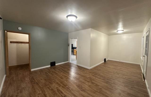 912 East Lincoln Avenue Gallery 2