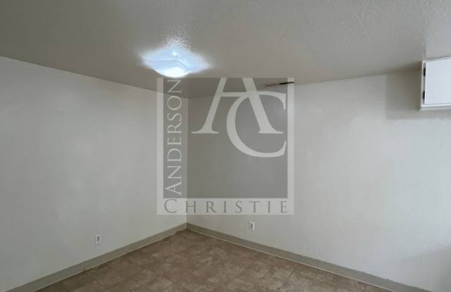 Central Live Oak Duplex 4br/2.5ba Gallery 3