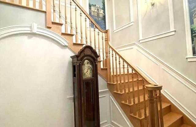 12 Roth Street Gallery 3