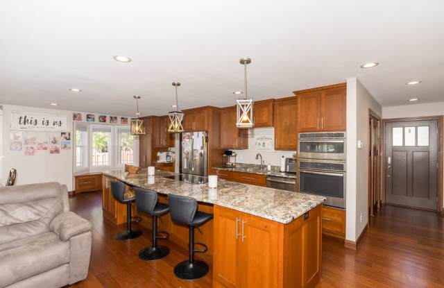Cute 4 bedroom home for rent! Recently Updated! Fenced In Yard! photos photos