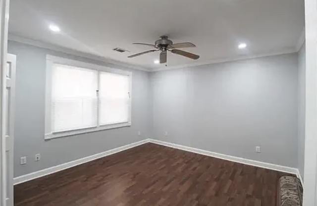 5437 Vermillion Boulevard Gallery 3