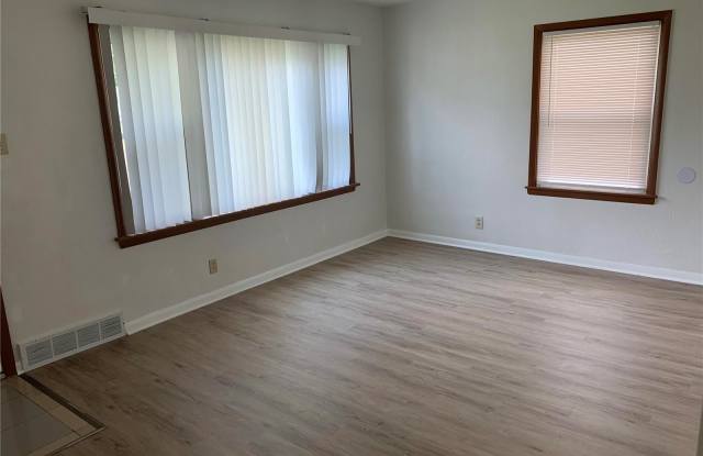 9822 Iveland Drive Gallery 2