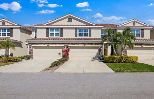 543 52ND TERRACE N - 543 52nd Terrace North, St. Petersburg, FL 33703