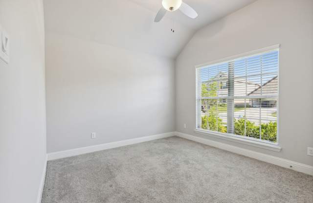 548 Bradley Drive Gallery 4