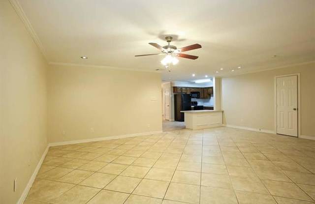 807 Ross Lane Gallery 3