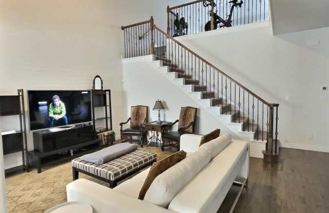 2420 Belvedere Lane Gallery 3
