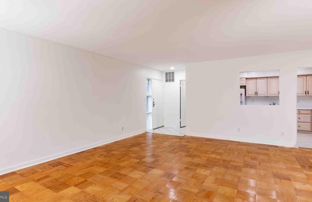29 STONEHENGE CIR #2 Gallery 3