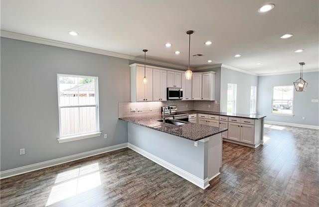 2 FAIRLANE Drive Gallery 4