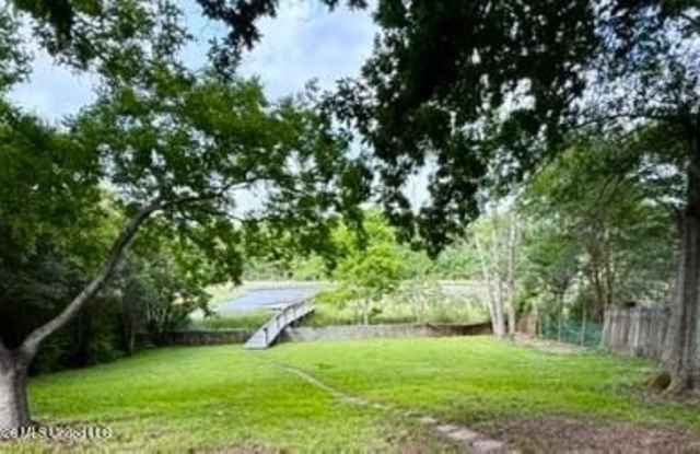 2028 Old Oaks Drive Gallery 2