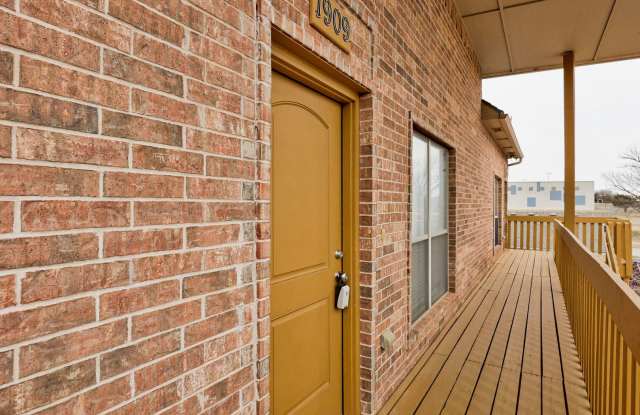 !!50 Percent off your 1st Months Rent!! Spacious 1BD/1BTH Apartment with a Private Balcony in the Heart of Norman! Gallery 4