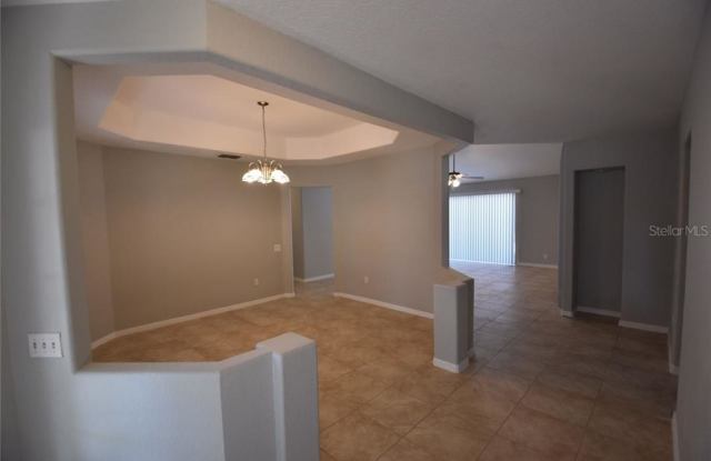 3327 AMACA CIRCLE Gallery 3