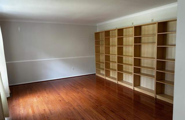 5205 PUMPHREY Drive Gallery 4