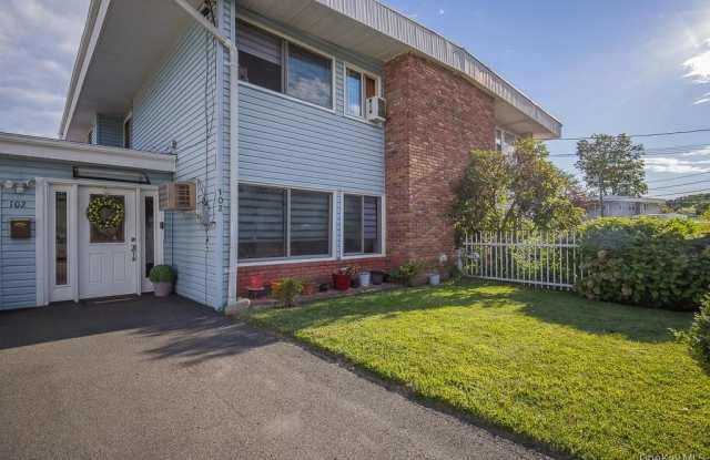 102 Blauvelt Avenue photos photos