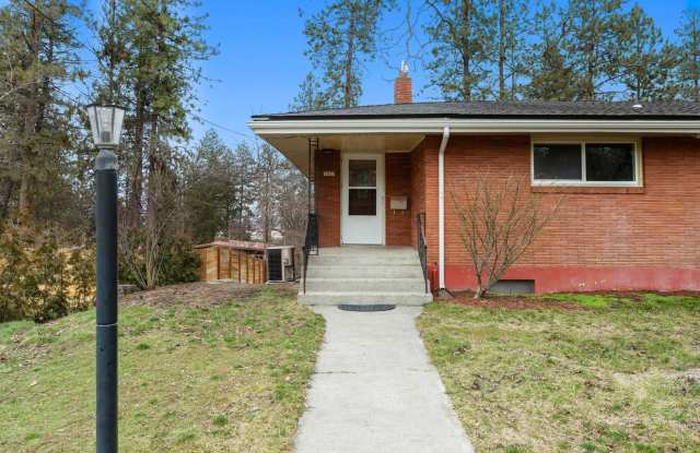 5 Bed 2 Bath Spacious 3200 sq/ft Lower South Hill brick rancher property Gallery 3