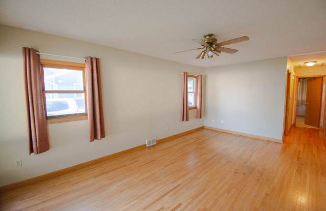Charming Elton Hills Rambler with Finished Basement Gallery 3