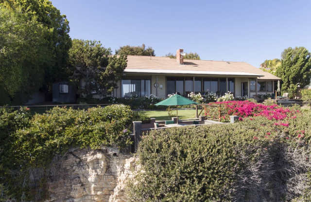 29008 Cliffside Dr Gallery 3