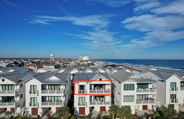 Stunning Wrightsville Beach 3-Bedroom, 3-Bath Condo with Garage and Elevator,  Steps from Johnny Mercer's Pier!! Gallery 1