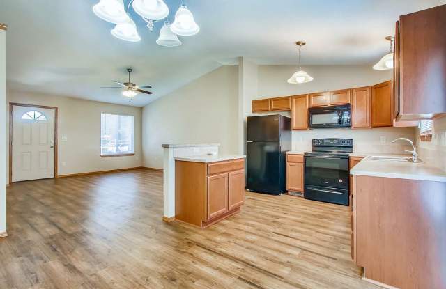 Lakeside Townhomes Gallery 3
