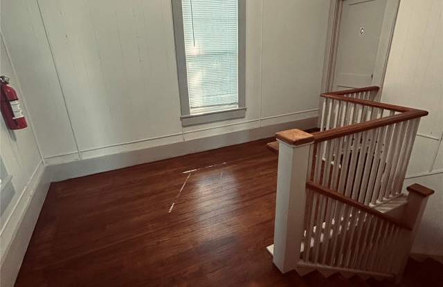 1221 W 2nd Avenue Gallery 4