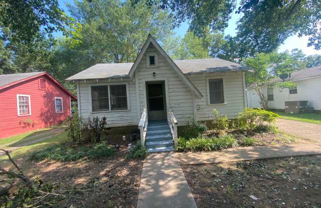 2 Br / 1 Ba Home @ 1305 W Vine in Searcy ($695/mo.) photos photos