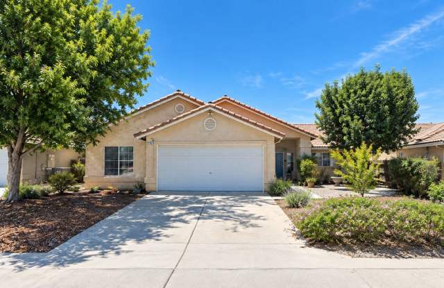 Wonderful 5 Bedroom Home COMING SOON! Gallery 1