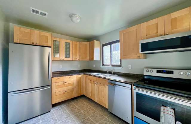 8405 MINA LOMA COURT Gallery 4