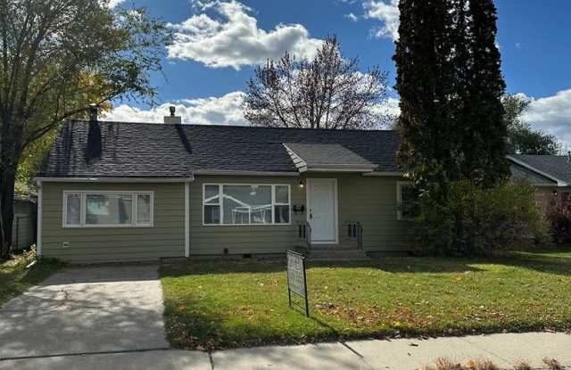 2 Bedroom House with a 2 Car Garage photos photos 2 Bedroom House with a 2 Car Garage photos photos