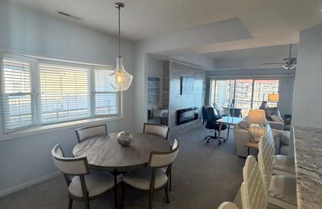 372 Palisades Condo Drive Unit 372 4A Gallery 1