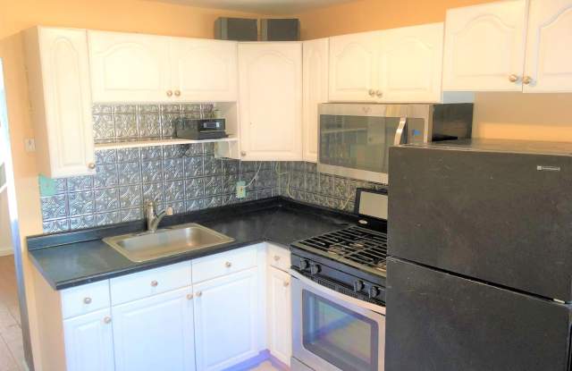 Beautiful 2-Bed Townhome in Fishtown! Available mid-June! photos photos