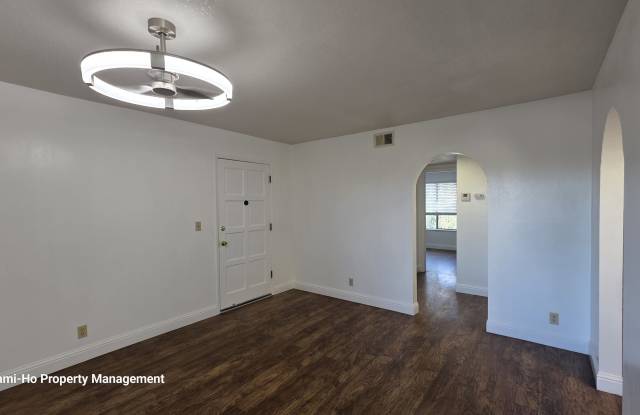 2747 Mauricia Ave Gallery 1