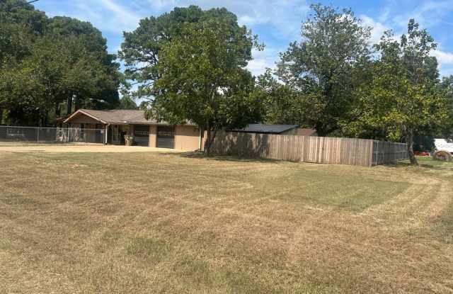 Charming 3BR House in Mabank near Cedar Creek Lake Gallery 3