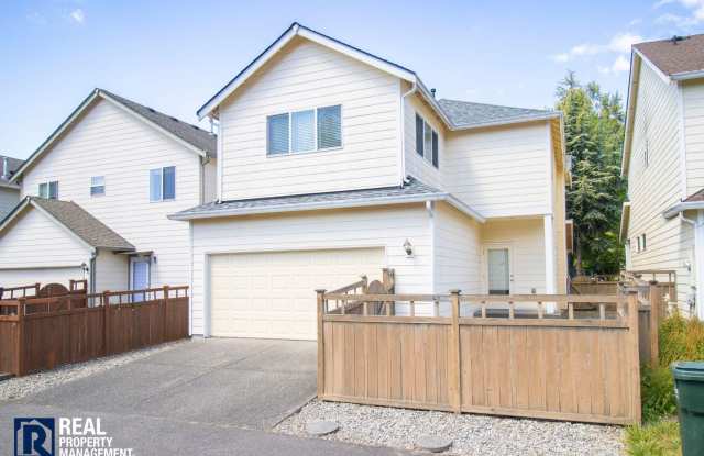 Spacious 4-Bedroom Fife Home | Fenced Patio & 2-Car Garage photos photos