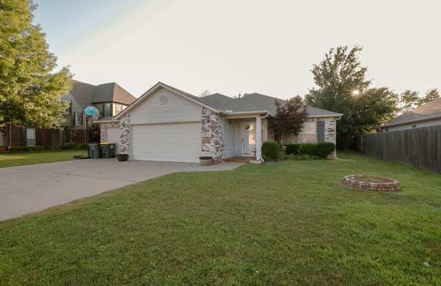 Jenks Beauty!! 3 Bedroom Home Available Mid-June! photos photos