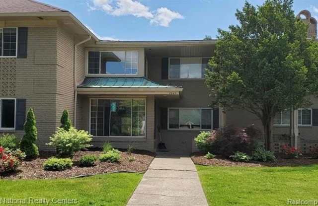 2245 S WALTON Boulevard photos photos