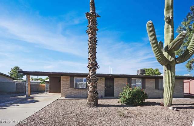 7717 N Jensen Drive photos photos