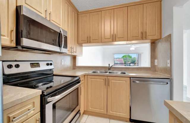 8431 Royal Palm Boulevard 8431, Coral Springs, FL 33065 photos photos