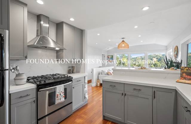 Tranquil Fairfax Retreat in the Redwoods w/ Remodeled Kitchen & Majestic Views! Gallery 4