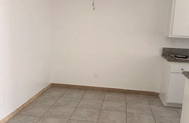 7533 Vineland Ave Gallery 4