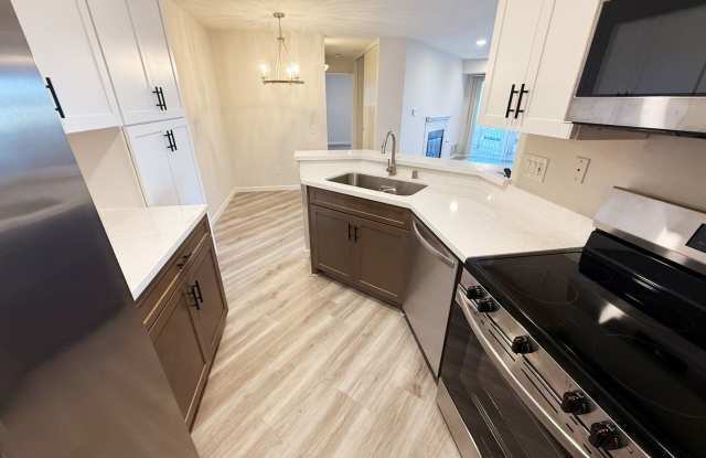 Fully Remodeled 2 Bed/2 Bath Condo at City Scene! photos photos Fully Remodeled 2 Bed/2 Bath Condo at City Scene! photos photos