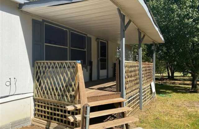 611 Moseley Street - 611 Moseley Street, Lake Dallas, TX 75065