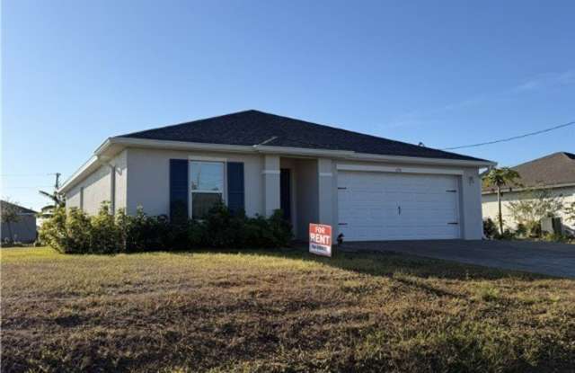 636 Wilmington Parkway - 636 Wilmington Parkway, Cape Coral, FL 33993