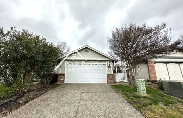 1462 W Hidalgo Circle - 1462 West Hidalgo Circle, Roseville, CA 95747
