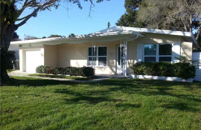 2915 STRATFORD DRIVE - 2915 Stratford Drive, Largo, FL 33771