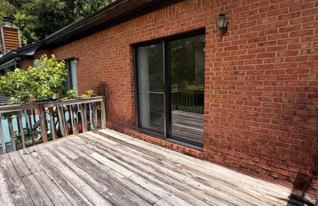 2BR/2BATH Great School Zones! Available Now! Gallery 4