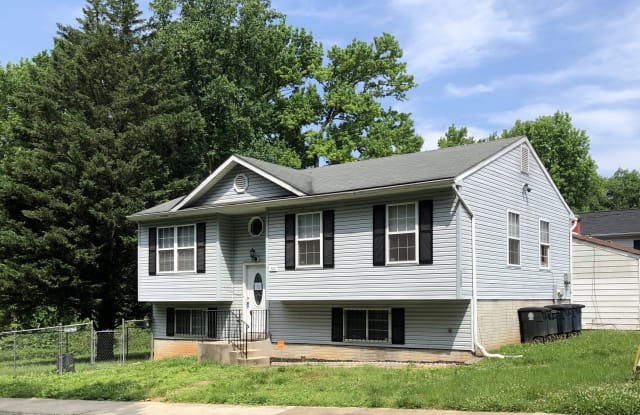300 Goldleaf Ave - 300 Goldleaf Avenue, Peppermill Village, MD 20743