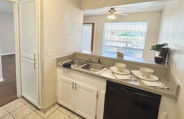 Fairfax Apartments Gallery 4