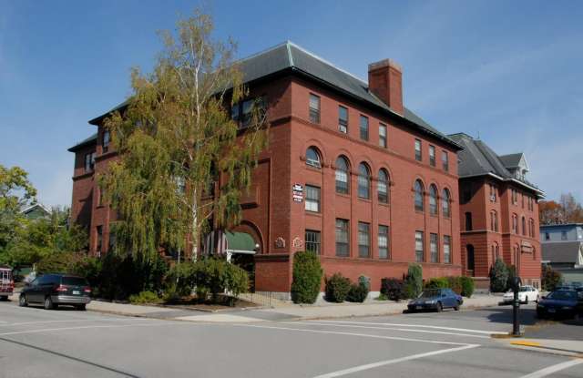 521 Pine Street - 521 Pine Street, Manchester, NH 03104